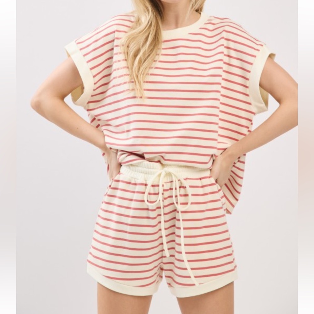 BRAND NEW-Striped red and White Lounge Set
Available in small medium and large